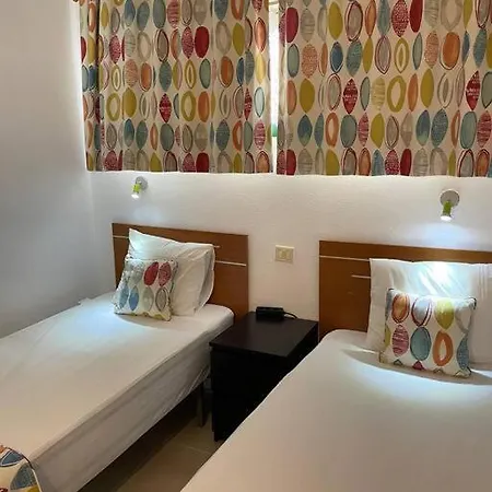 Puskas Apartman Costa de Antigua